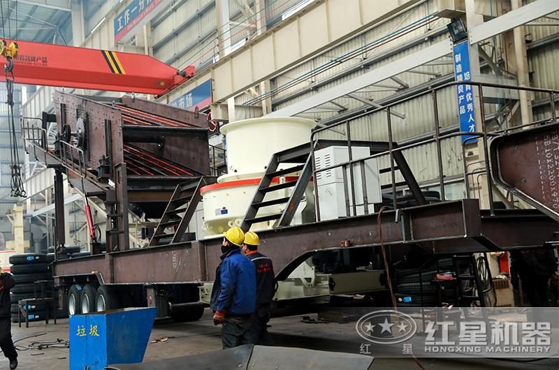 時產(chǎn)200噸小型移動破碎車，配制砂機，專業(yè)廠家，價格實惠